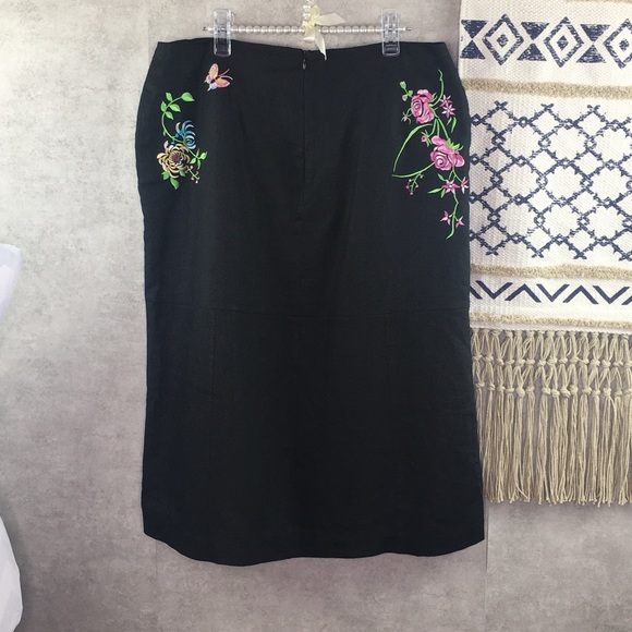 Anne Carson Embroidery Skirt Size 12 - Picture 3 of 6
